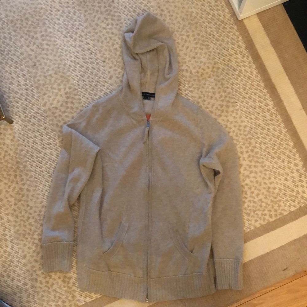 Beige zip-up sweater with skull back